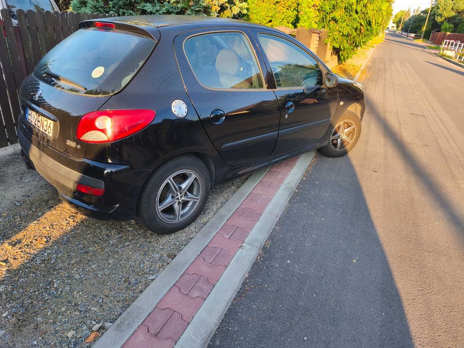 Peugeot 206+ Plus 5drzwi 1.4i 115tys/km Klima do jazdy niski przebieg