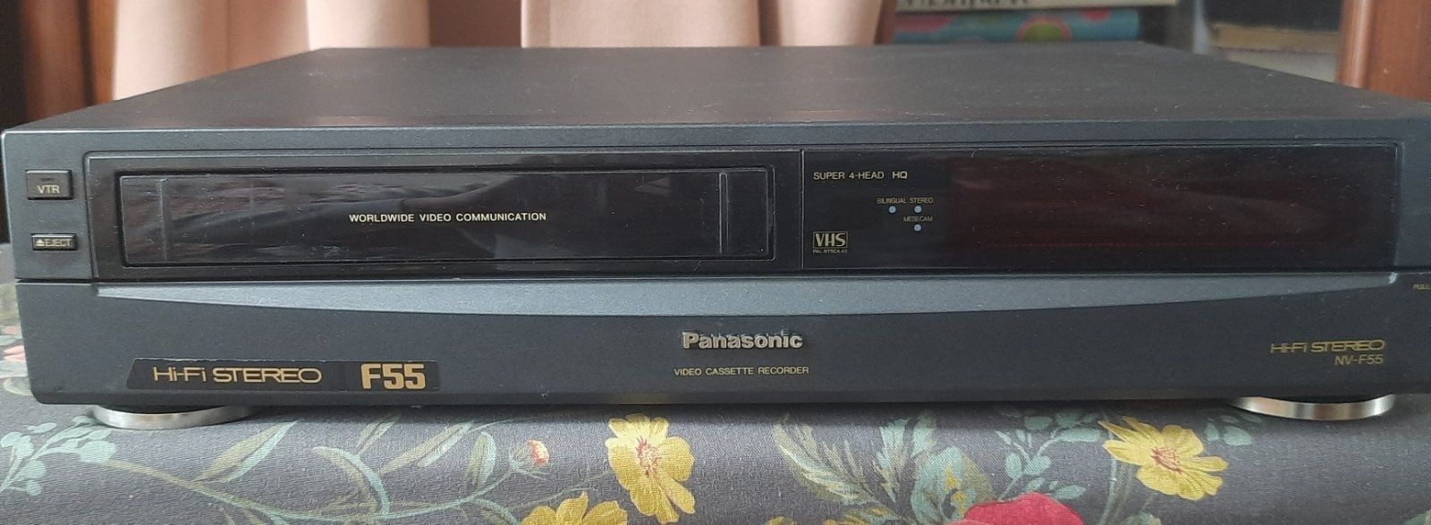 HI-FI stereo відеомагнітофон Panasonic nv f 55