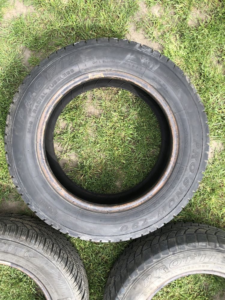 Opnony zimowe 195/60 R15