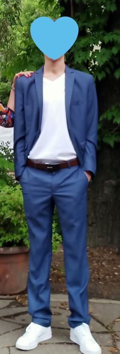 Стильный костюм на выпускной для очень стройного