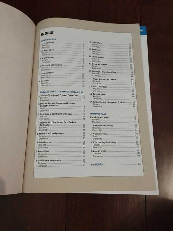 Livro de revisões de inglês 9° ano
