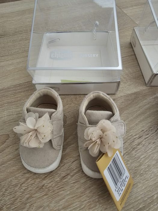 Sapatilhas Bebé ( Menina ) Tamanho 16