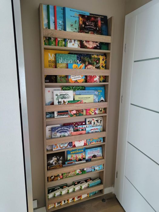 Piękna biblioteczka dla dziecka