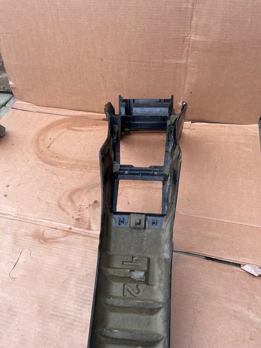 Консоль на 124 мерседес