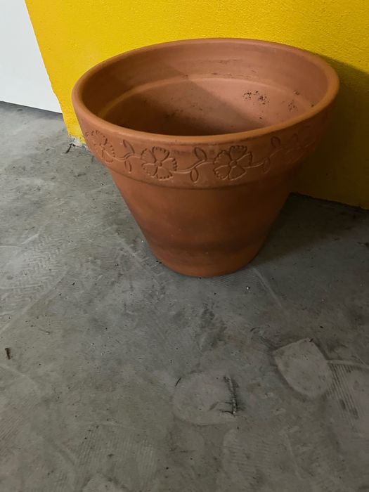 Vasos em barro de vários modelos