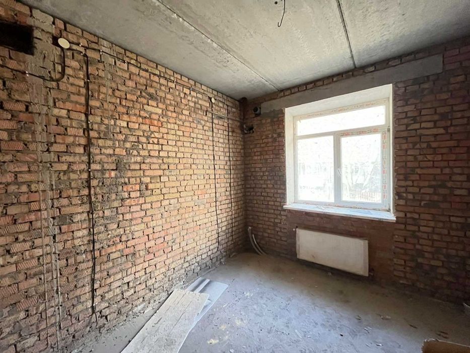 ПРОДАЖ 2-кімнатної квартири в престижній локації біля Озера (Виставка)