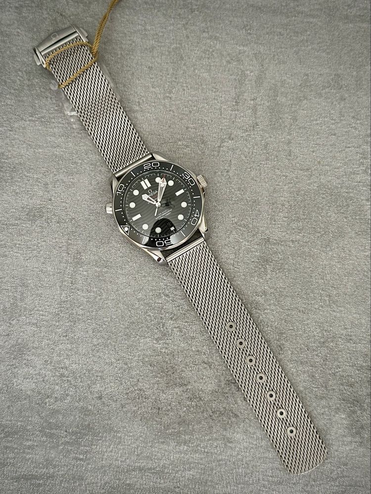 Чоловічий годинник Omega Seamaster. Мужские часы Омега миланская петля