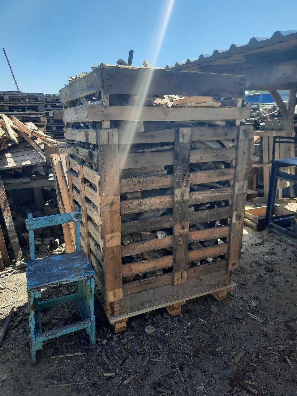 Продам Поддоны б/у целые, дрова, лом поддонов