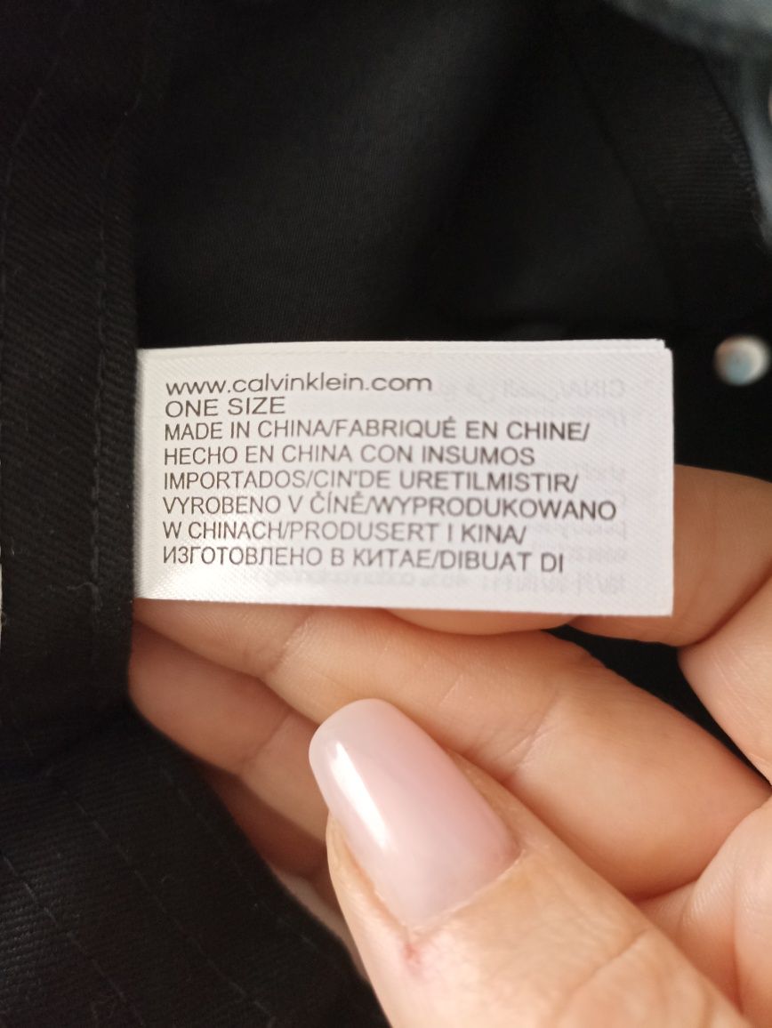 Czapka czarna z daszkiem Calvin Klein