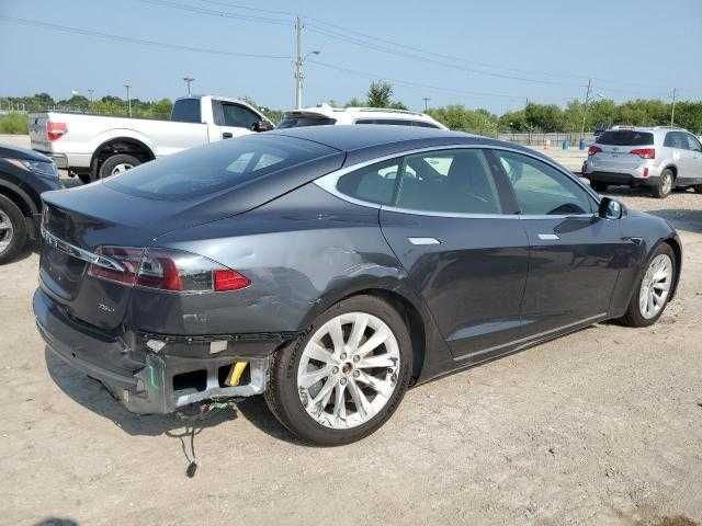 Tesla Model S 2017  повний привід і прискорення за 2.5 секунд з США