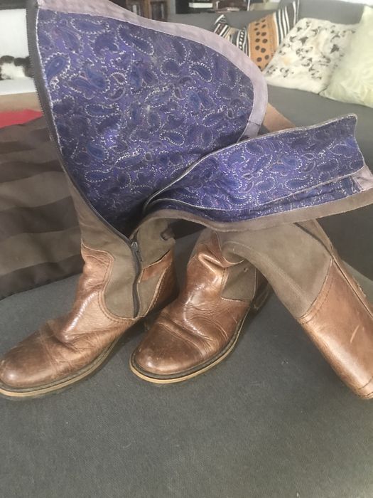 Botas n. 35/36 castanhas em pele