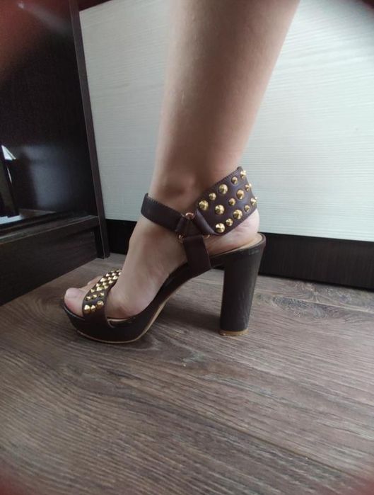 Туфлі Canna з шипами, стан хороший