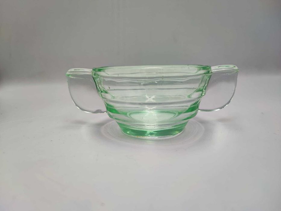 Art deco,zielona salaterka szklana