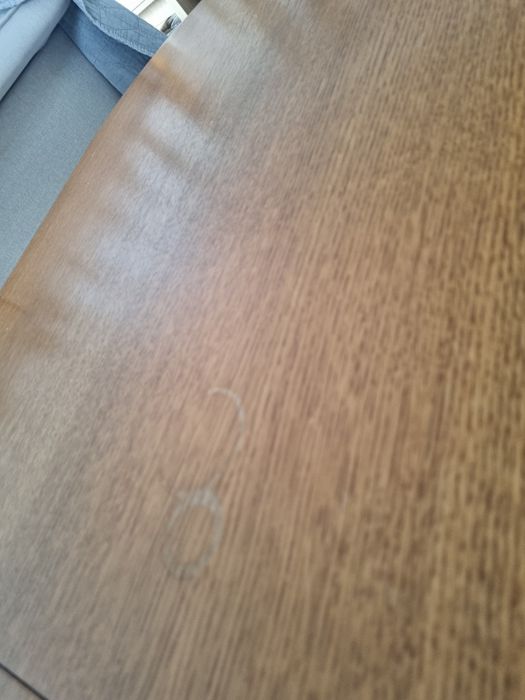 Zestaw drewnianych mebli