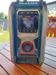 Makita radio MR007g
