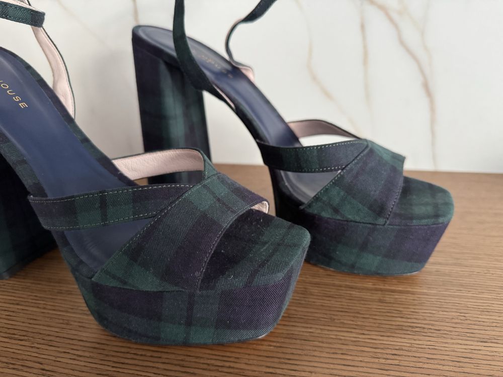 Buty, sandały na wysokim obcasie, słupku, platformy