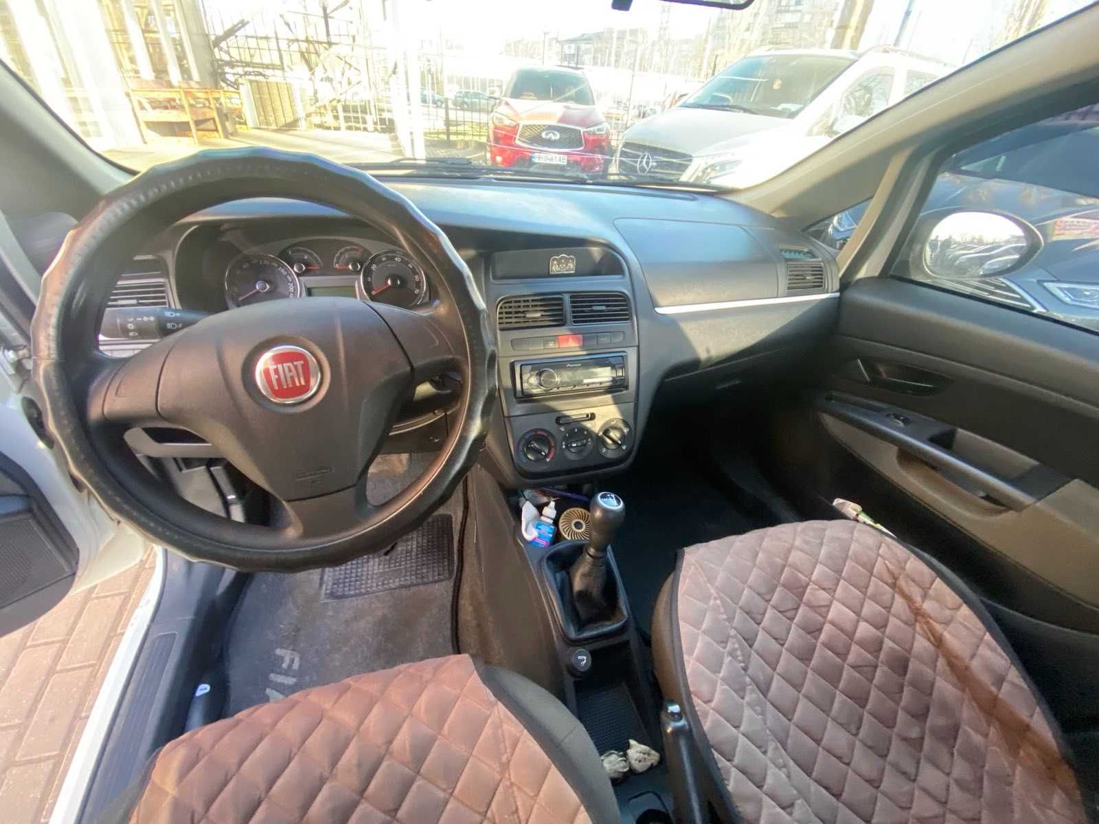 Fiat Linea 2011 року 1,6 л./бензин