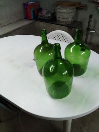 3 garrafões antigos cor verde