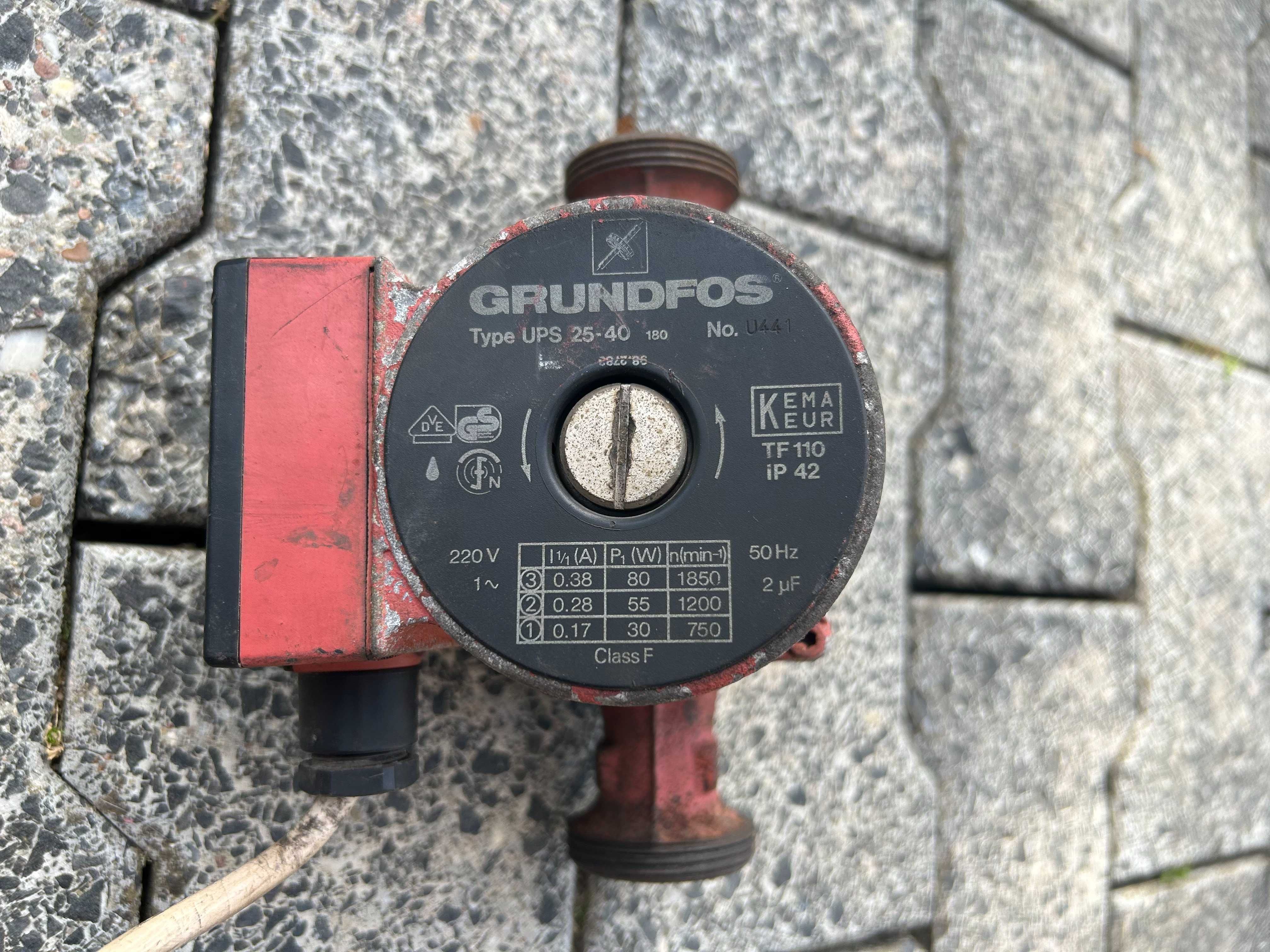 Pompa GRUNDFOS typ UPS 25-40