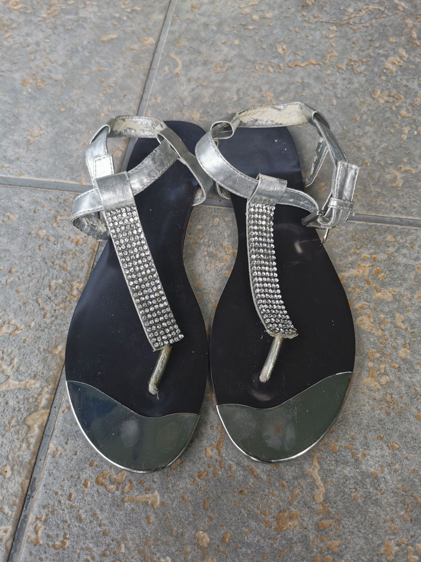 Srebrne sandały z diamencikami r.38