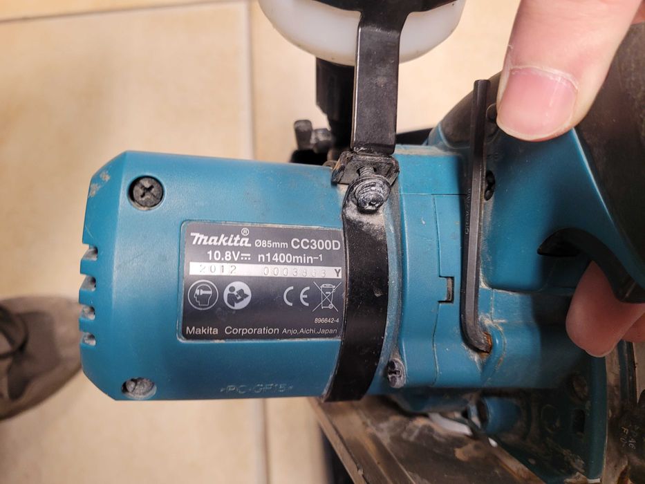 Przecinarka piła Makita CC300D + 2x akumulator i ładowarka