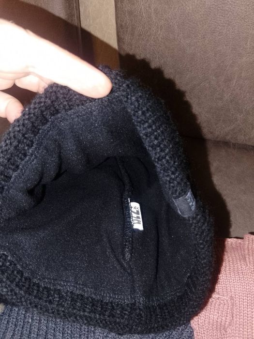 Продам шапки женские