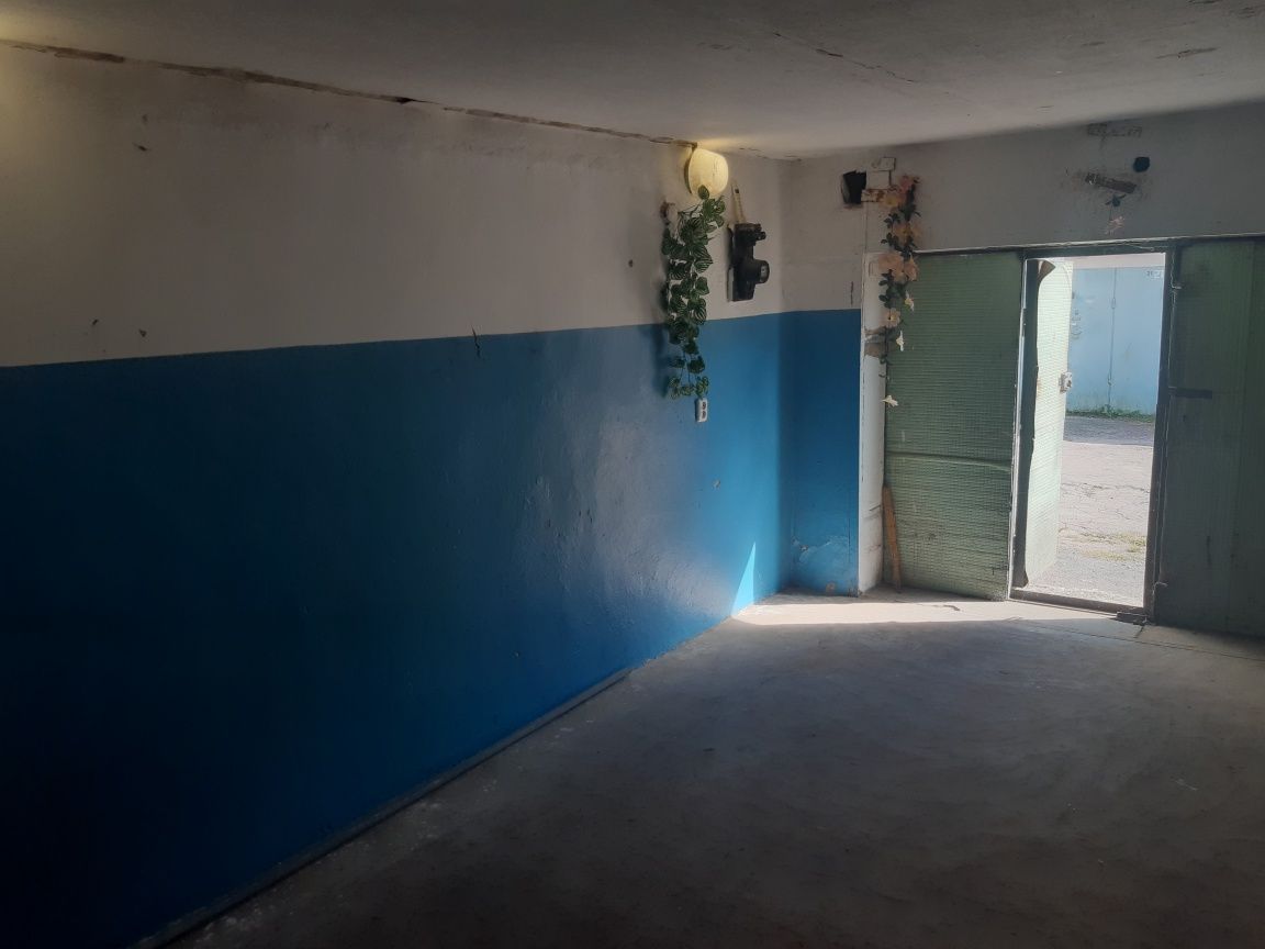 Продам гараж, м.Рівне вул.Сірка 11 б