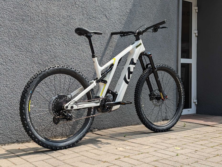 Rower elektryczny Husqvarna LC4, karbon, 720 Wh, 85 Nm, rozmiary M, L