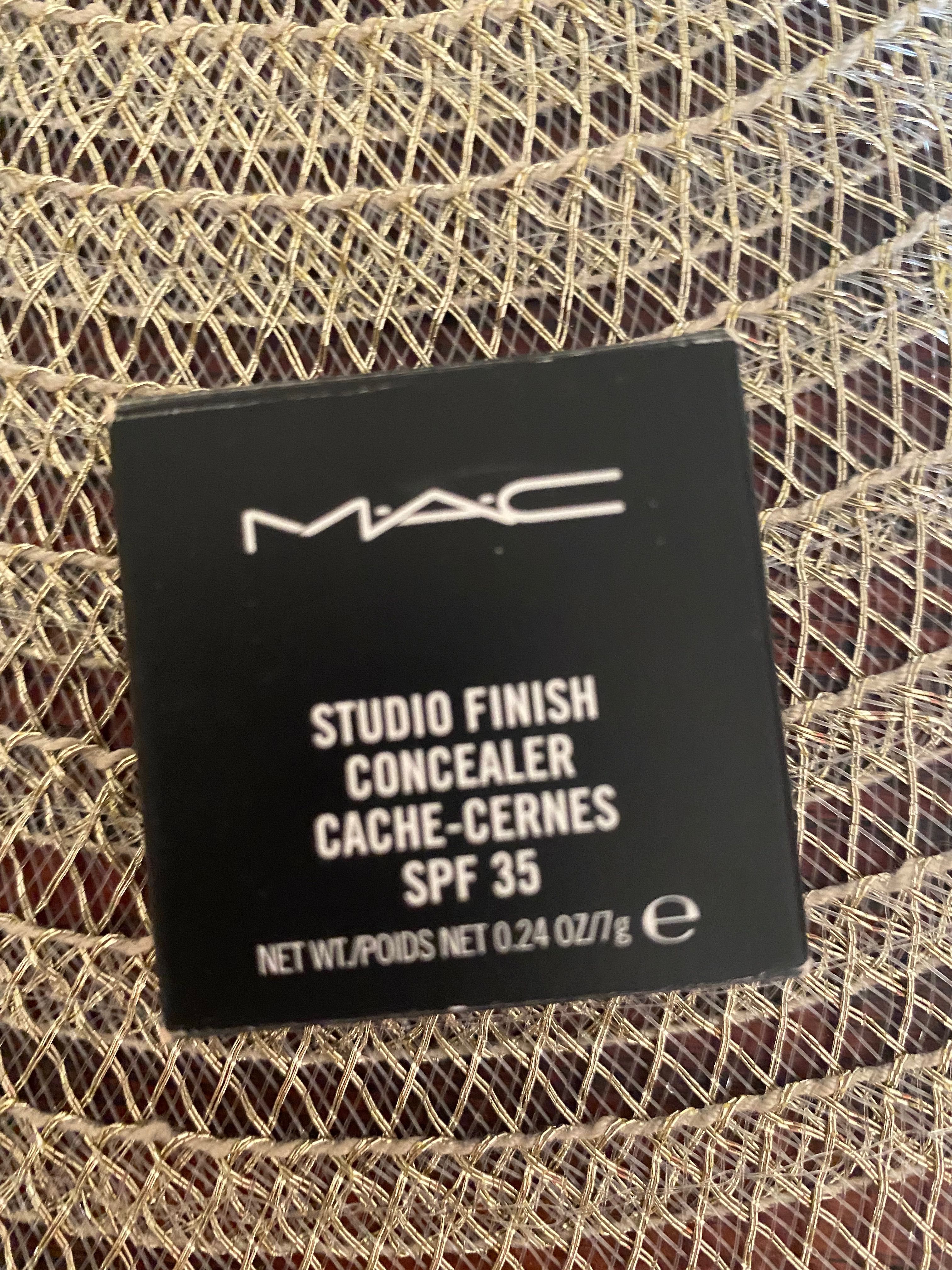 Mac cosmetics studio finish concealer