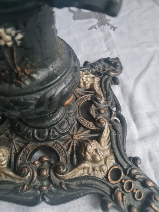 Stojak pod choinkę - żeliwny