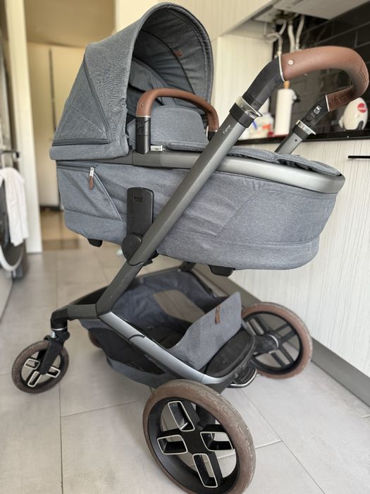 Carrinho de bebé MAXI COSI modelo FAME