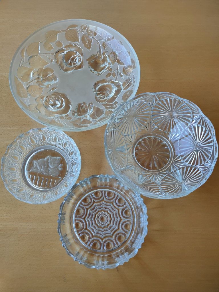 Conjunto de taças em vidro.