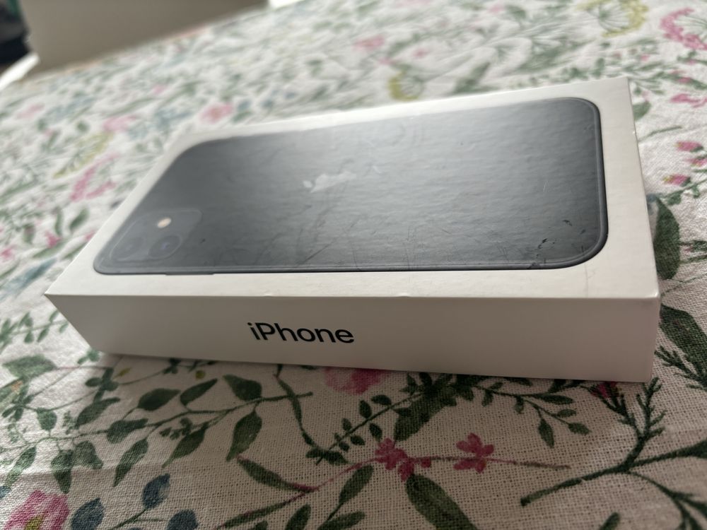 Iphone 11 64GB stan idealny