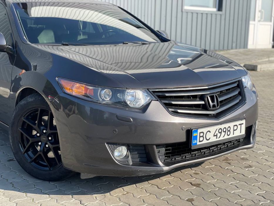 Honda Accord 8.