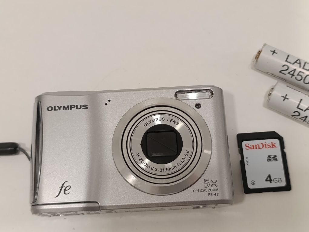 Aparat cyfrowy OLYMPUS fe-47 14 mp x5 na baterie vintage retro y2k CCD