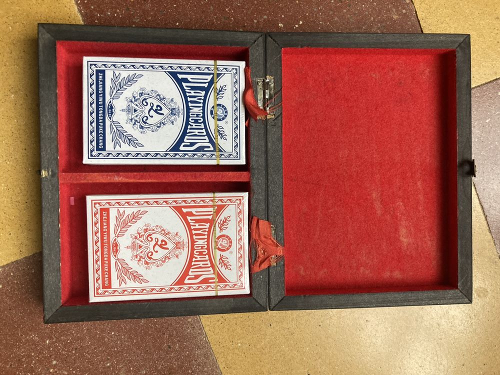 Caixa decorativa para cartas muito antiga