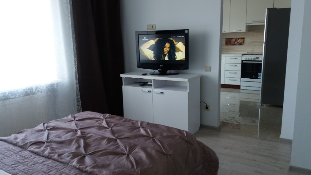 Подобова оренда 1кім.квартири вул.Коновальця 5