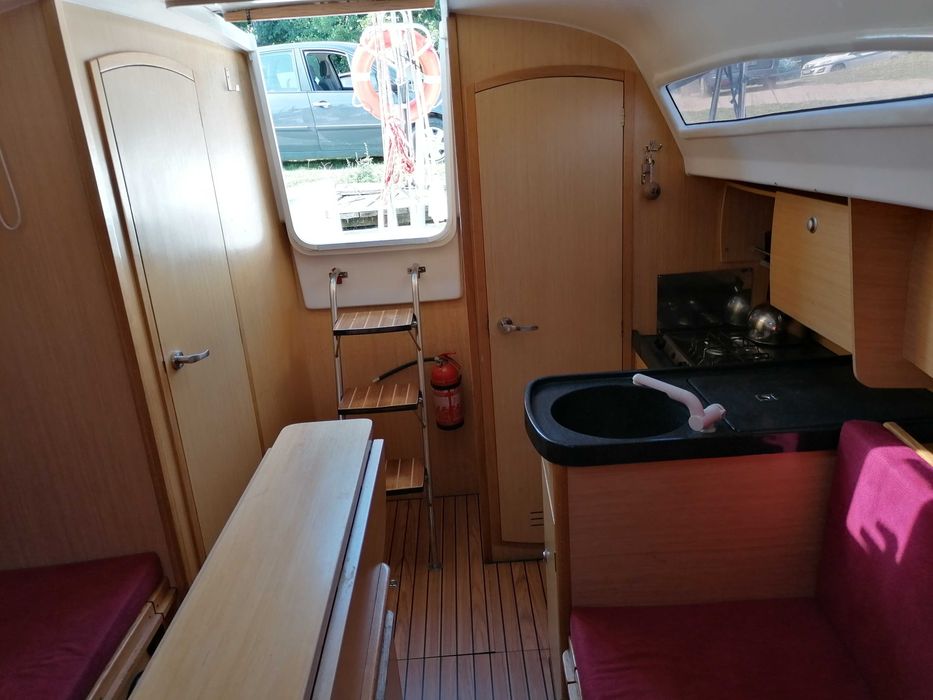 Jacht Antila 26cc - ogrzewanie, lodówka, echosonda, faktura