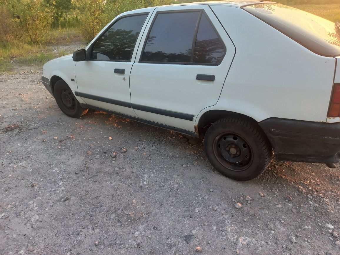Продам Рено 19,1990