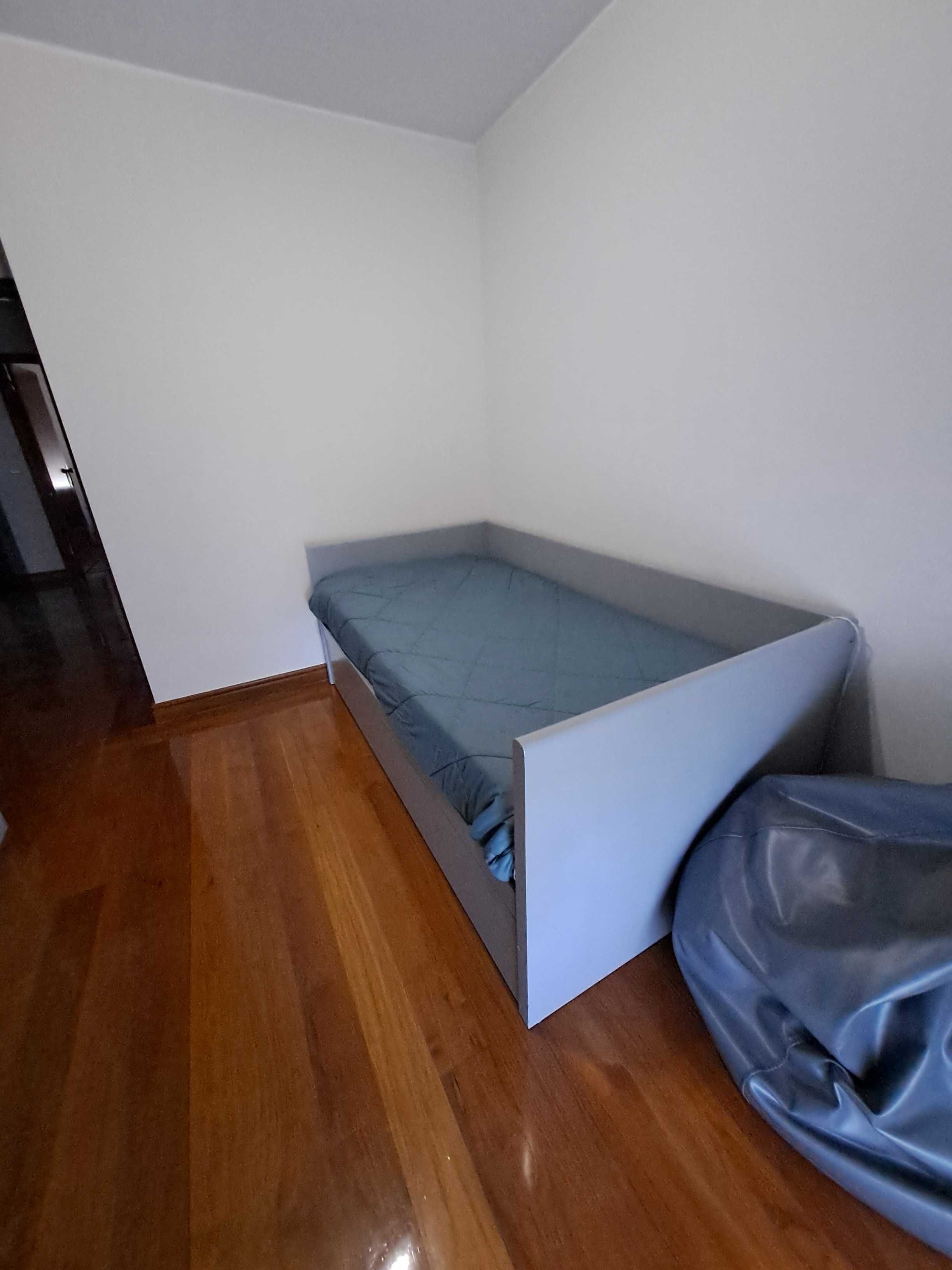 Cama solteiro com gavetao