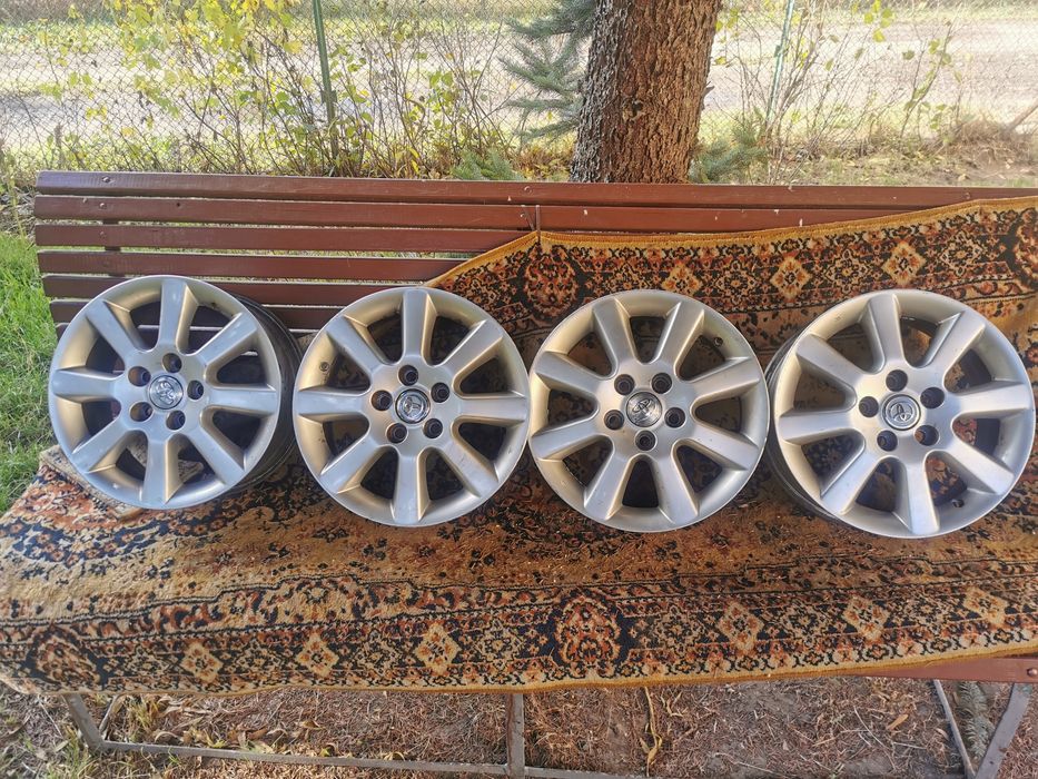 Alufelgi 5x114.3 4szt. felg felgi 16 et45 Toyota corolla avensis auris
