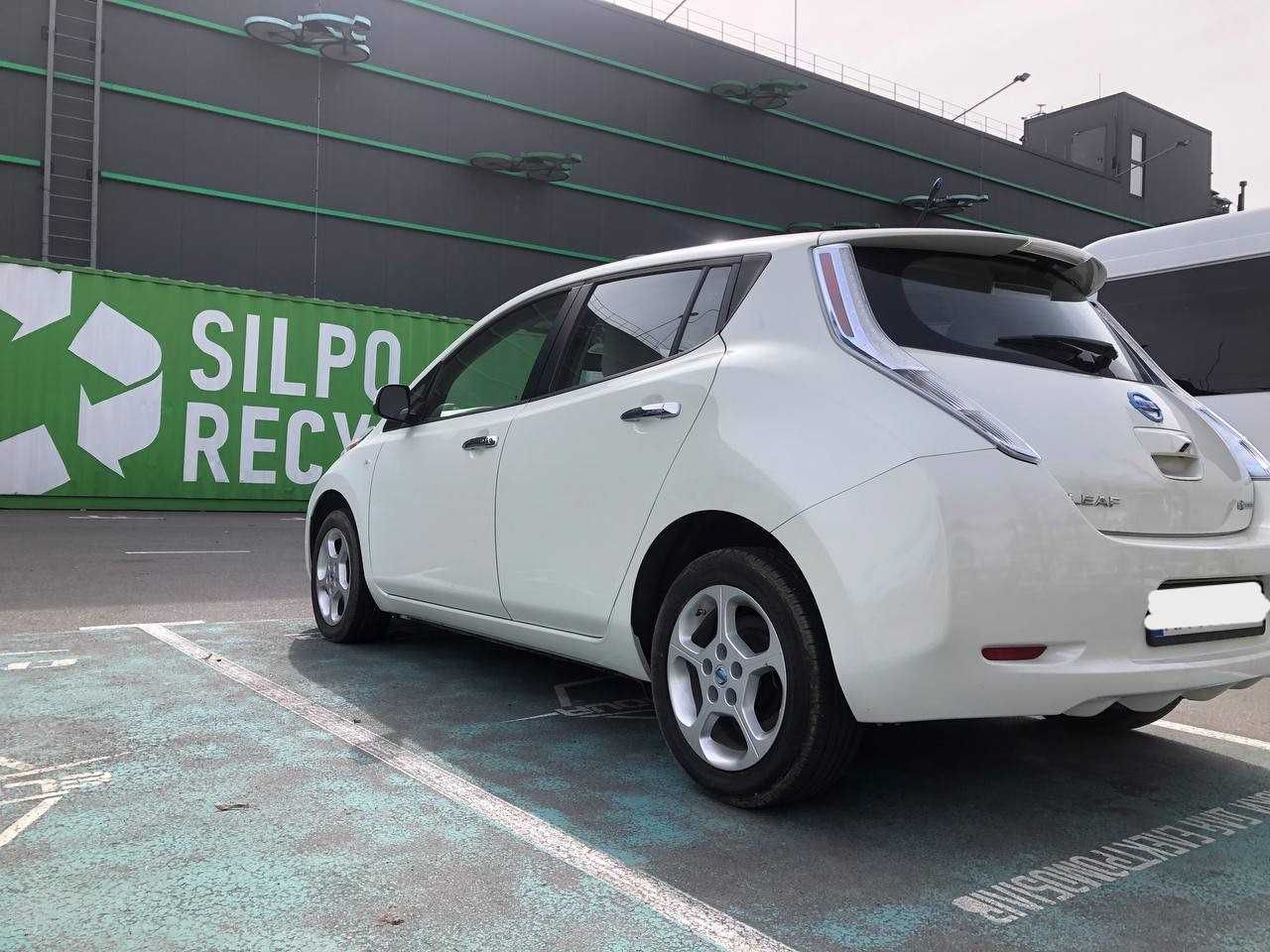 Продажа. Nissan Leaf 2012 року. Ідеальний стан. Нисан Лиф.