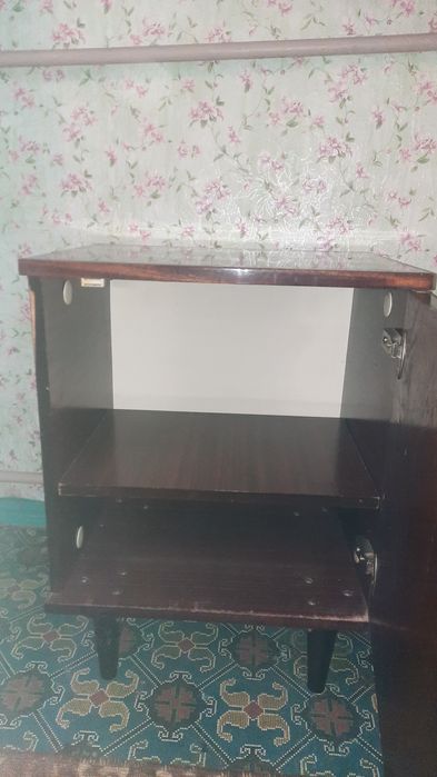 Тумбочка прикроватна
