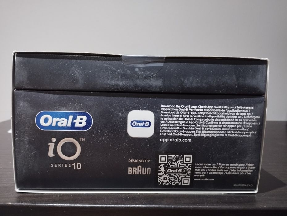 Электрическая зубная щетка Oral-B iO 10 Black