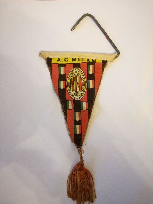 Galhardete AC Milan campeão europeu 1963.