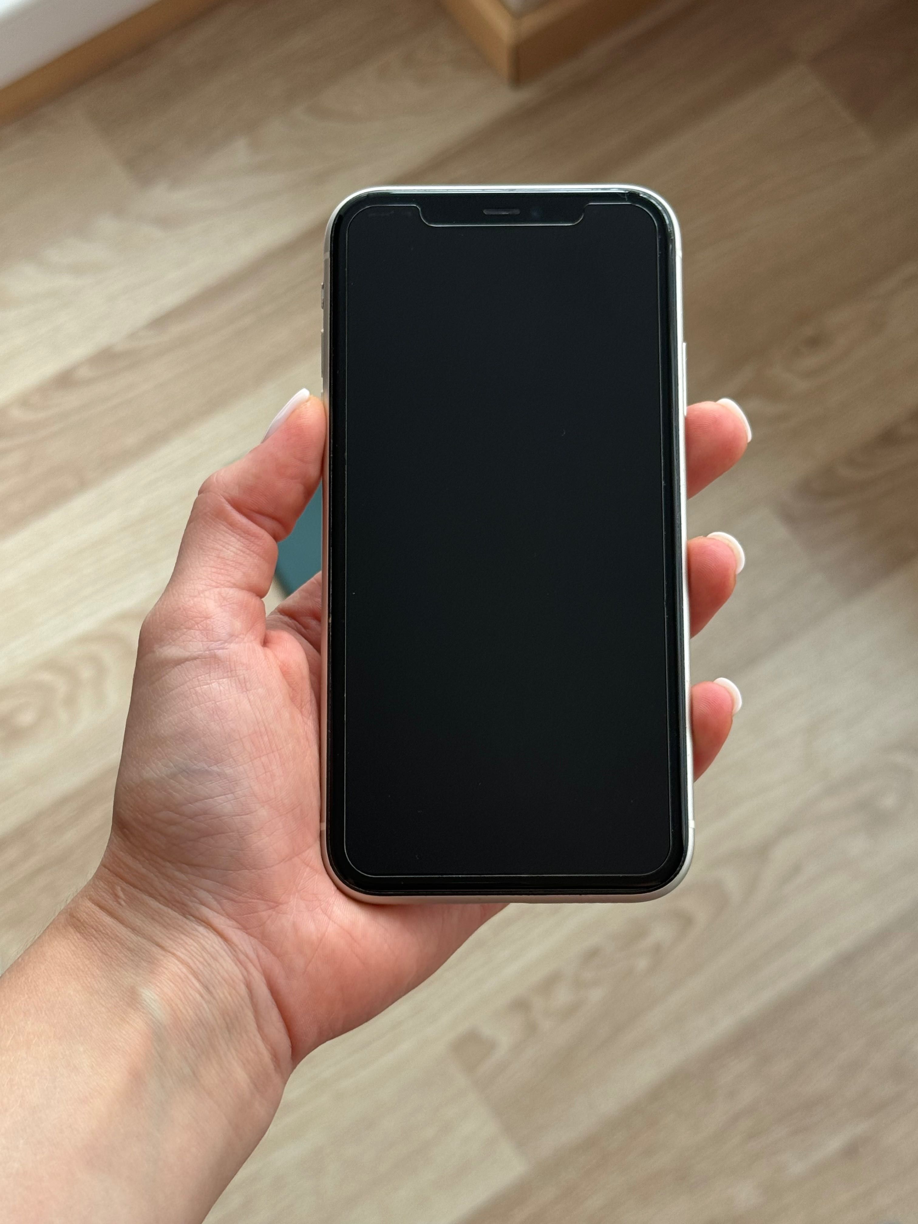 iPhone 11 64 GB biały