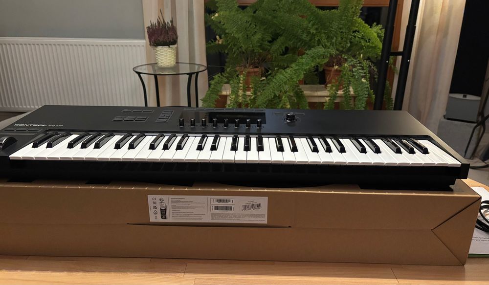 NI Komplete Kontrol 61 Mk3 STAN IDEALNY