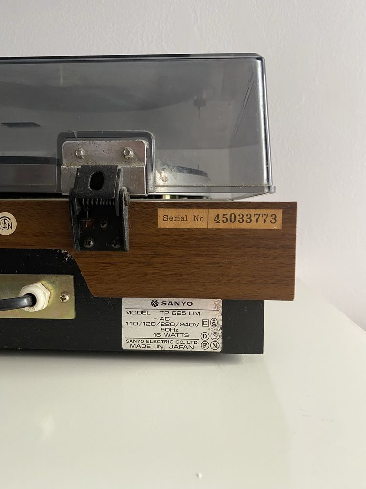 Gira-Discos Sanyo TP-625