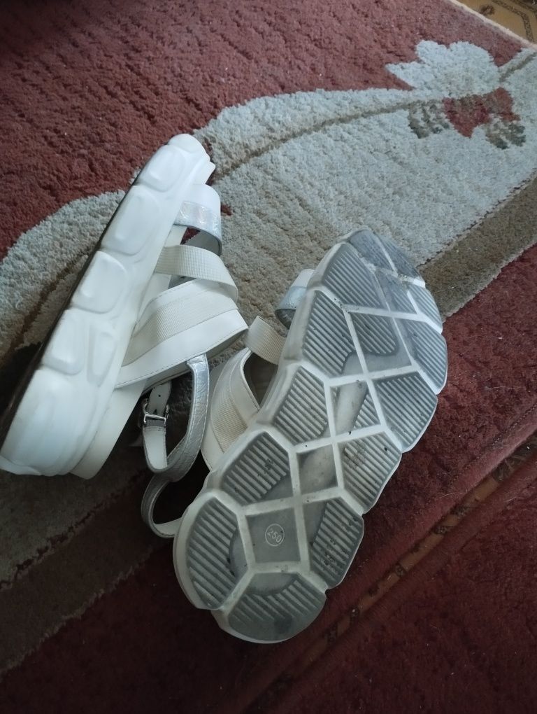 Продам босоножки! 38р.