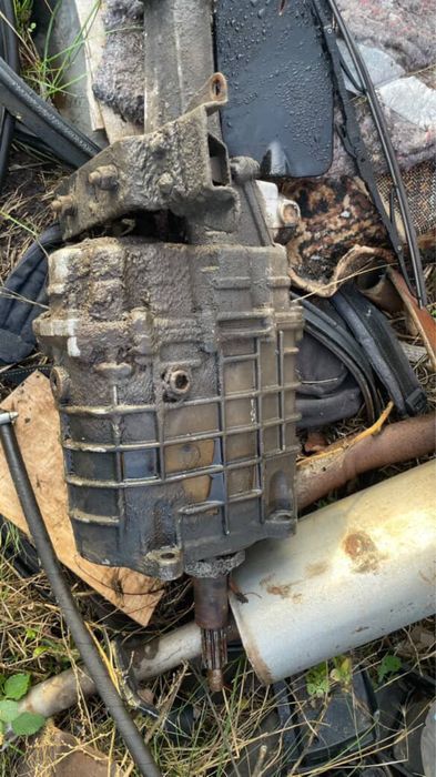 Продам кпп 5ст волга, також є передня балка і задній міст